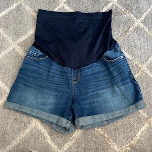 Maternity shorts
